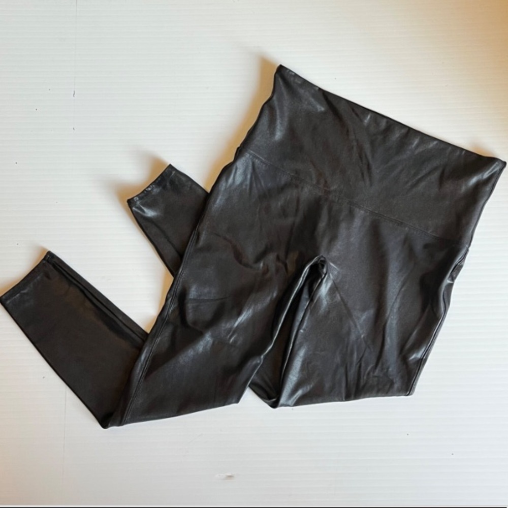 Spanx Faux Leather Pull On Leggings Pants Women’s 1X Plus Size Black High Rise - Picture 2 of 4